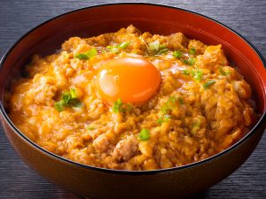 名古屋コーチン月見鶏そぼろ親子丼 - 鶏三和