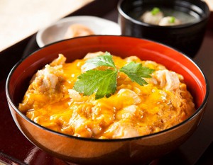 三和の純鶏名古屋コーチン親子丼