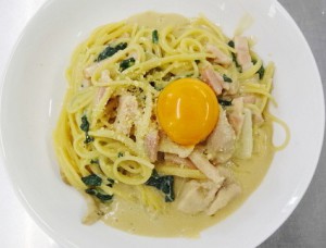 名古屋コーチン鶏だし鍋スープで作る豆乳カルボナーラのレシピ