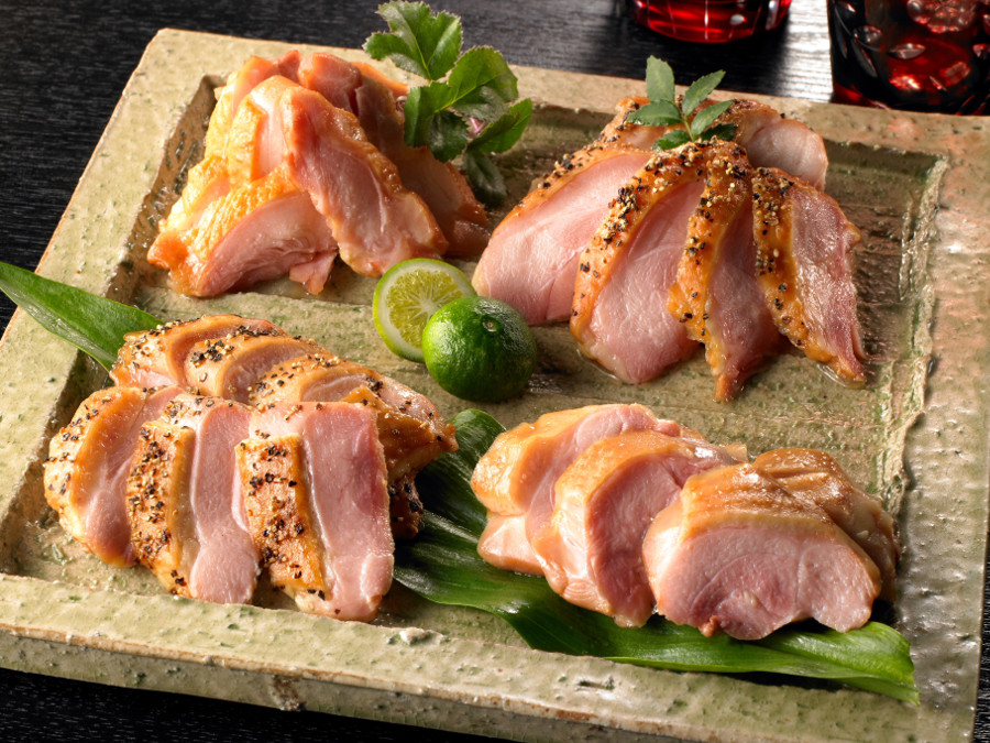 イチオシ商品！三和の純鶏名古屋コーチン・香草美水鶏　薫り燻製ハム詰合せ
