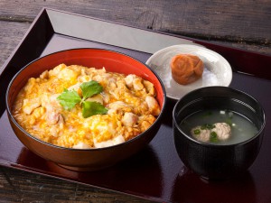 三和の純鶏名古屋コーチン親子丼