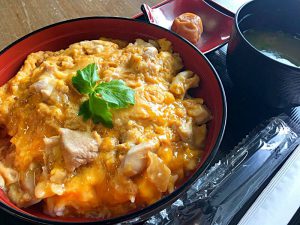 三和の純鶏名古屋コーチン特上親子丼